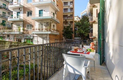 Vomero Apartment | Your home in the heart of Naples! Large and comfortable apartment in the center Vomero.