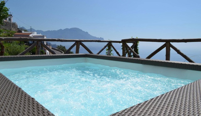 Antico Sogno 10, exclusive property near Amalfi with Jacuzzi
