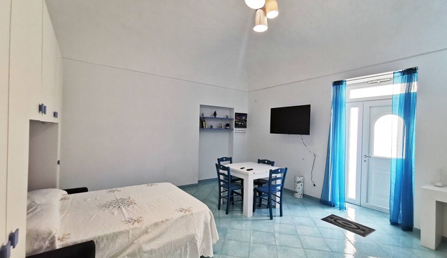 Apartment "La Casetta al Porto" with Wi-Fi & Air Conditioning