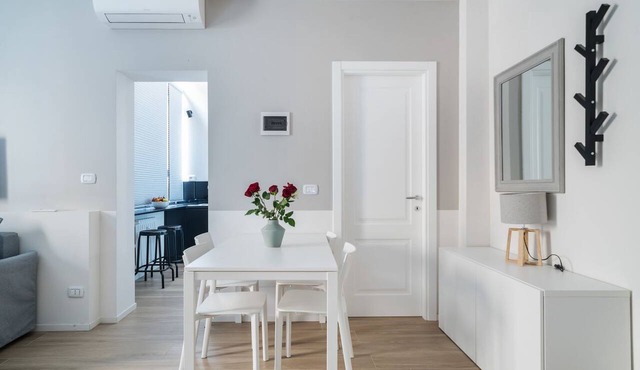 GuestHost - Delightful and bright studio located in the historic center of Bologna is able to accommodate up to 4 people and equipped with every comfort, you will feel yourself at home! The apartment is located in the center, where you can enjoy all the