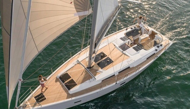 Luxury Sailing Tour – Amalfi, Capri & Hidden Coves with Skipper