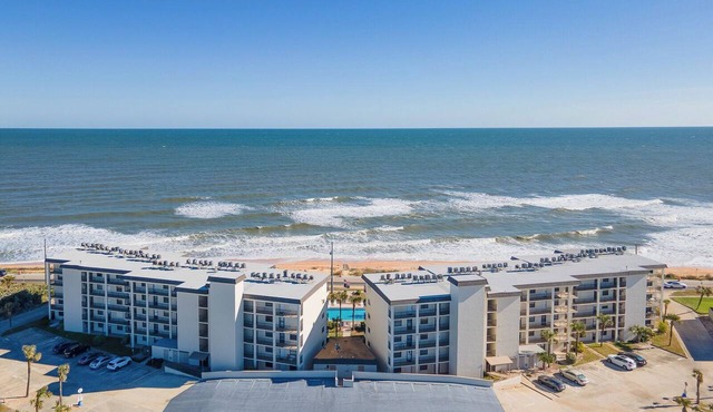 Spacious Ormond Oceanfront 3 bedroom Condo