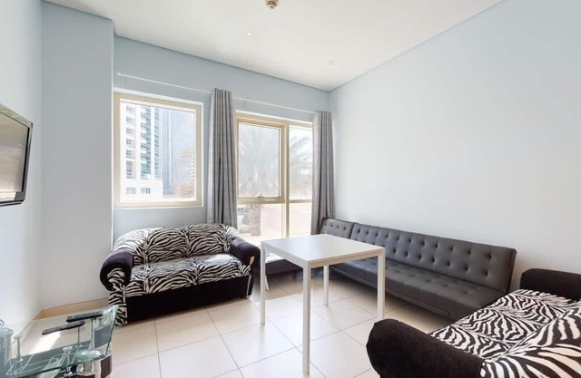 201 Royal Oceanic · Charming One Bedroom in the Marina