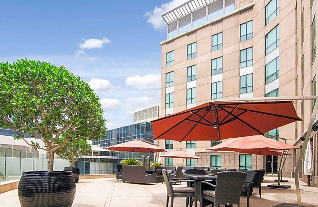 4-Star Hotel ∙ Radisson Blu Hotel, Dubai Media City
