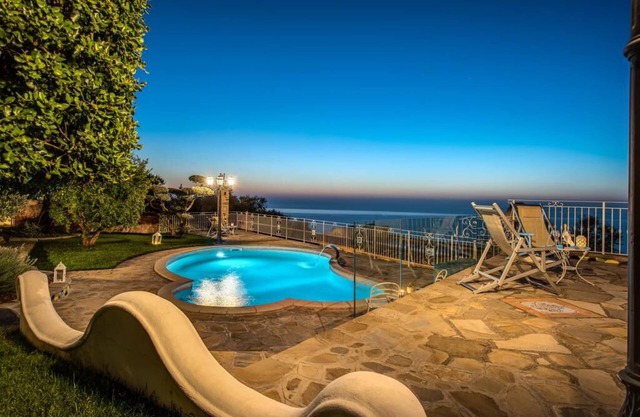 AMORE RENTALS - Villa Marika with Private Pool, Sea View, Parking, Garden, BBQ
