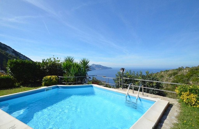 AMORE RENTALS - Villa Posidonia 1 with Sea View, Swimming Pool and Garden