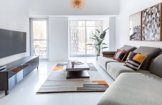 Astonishing 1BR in Fabulous Cayan Tower