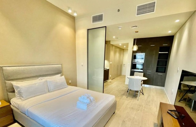 Brand new studio with balcony at Park View