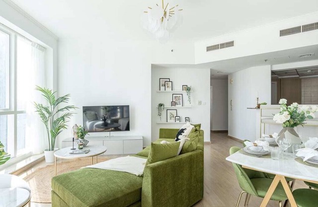 Bright and Pristine 2BR Apt in Dubai Marina