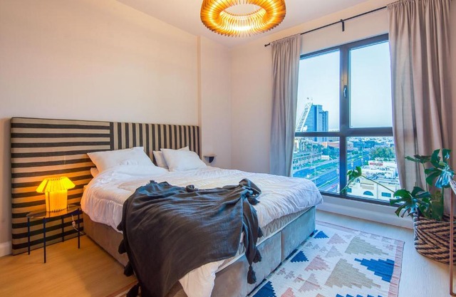 Burj Al Arab View - 1BR in MJL Lamtara 1- Burj Al Arab View 703