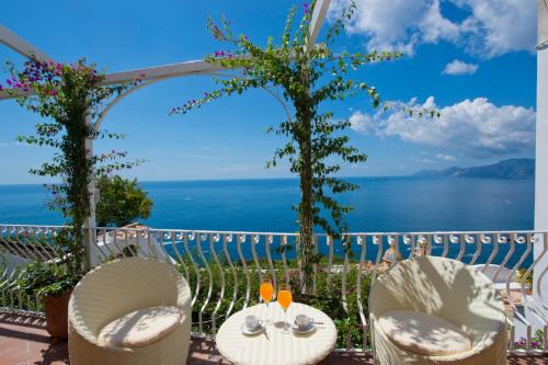Casa Sunset, Among the stairs of Praiano