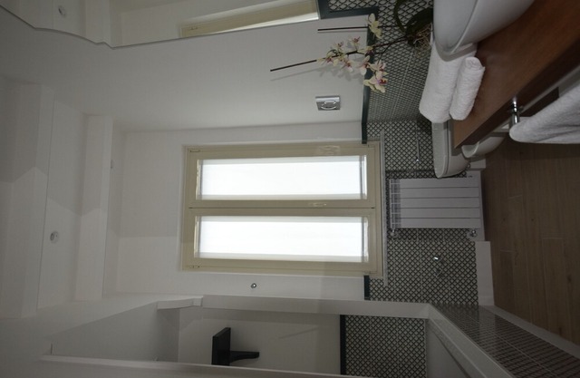 Centrally located house with garden!
