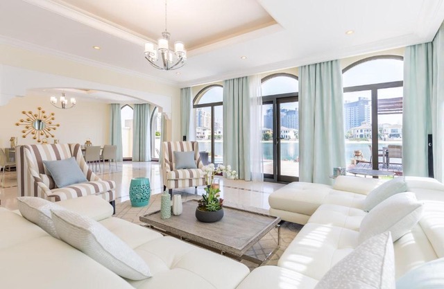 Charming 6BR Villa with Private Pool on Palm Jumeirah