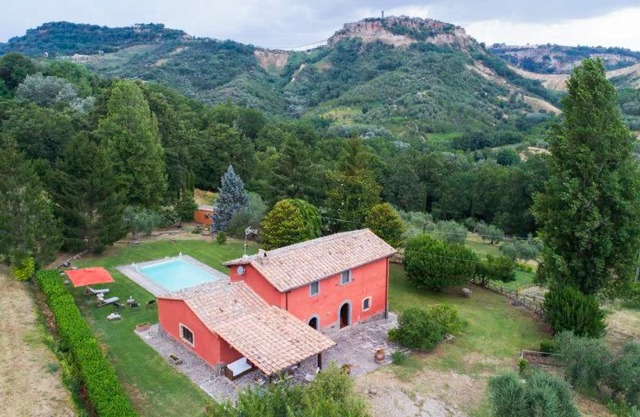 Civita di Bagnoregio Villa Sleeps 6 Pool Air Con