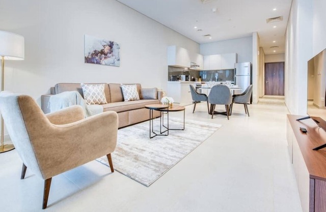 Deluxe 1BR in the Heart of Business Bay