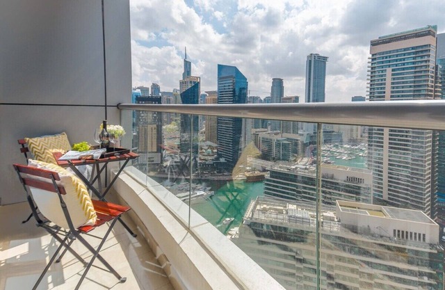 Elegant 1BR w/ Serene Dubai Marina Views!