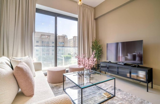 Fabulous 1 Bedroom in Euro Residence with pool