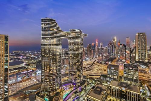 FIRST CLASS 2BR with full DUBAI SKYLINE & SEA view