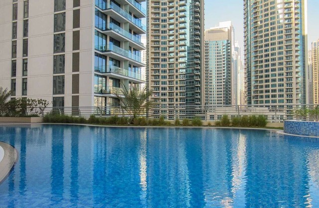 Gorgeous 2BR Apt with Incredible Marina Views!