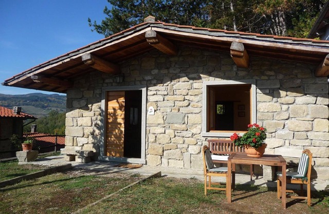 Holiday Pratovecchio Persons Farmhouse 