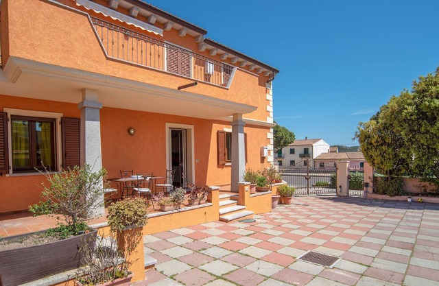 Holiday Apartment with Wi-Fi, Air Conditioning and Terrace; Pets Allowed