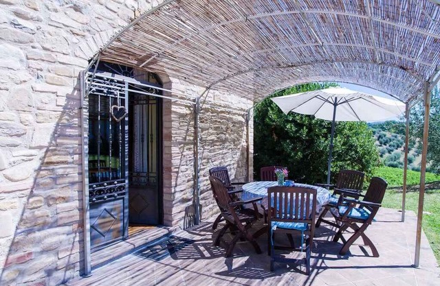 Holiday apartment with pool, garden and air conditioning