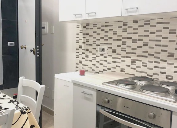 Homerez last minute deal - Amazing apartment in Napoli and Wifi