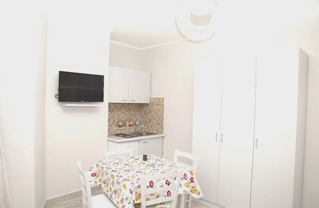 Homerez last minute deal - Amazing apartment in Napoli and Wifi