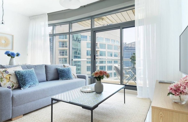 Impressive 1BR w/ Incredible Marina Views!