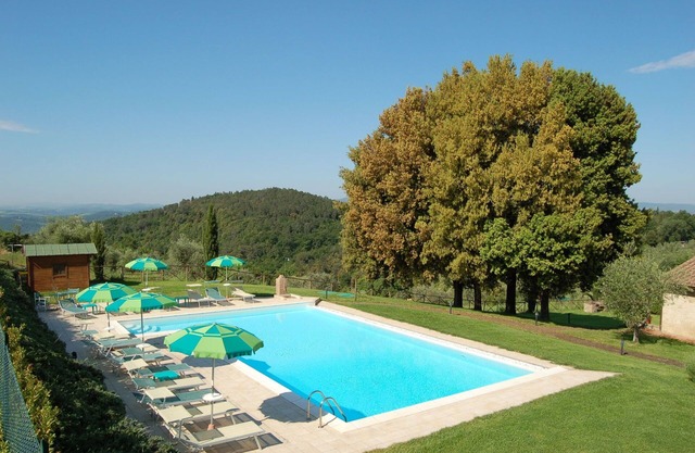La Balla - Holiday Rental with swimming pool near San Gimignano, Tuscany