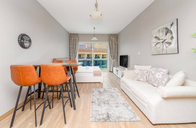 Lago Vista A | Studio