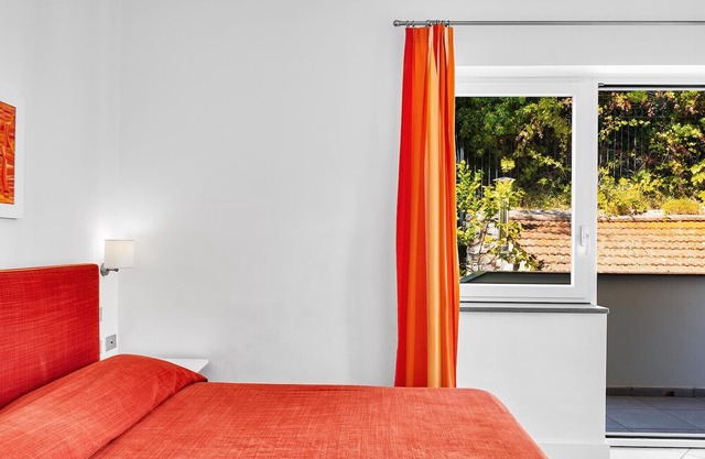 Le Capannelle-Figaro 2 Bedrooms Residence Apartment with Pool, Parking, AC, Sea Views