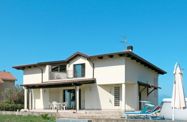 Locazione Turistica Lucio - TTE201