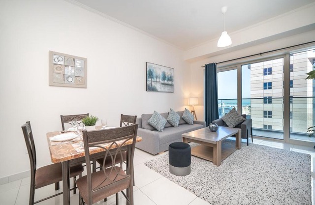 Luton Vacation Homes-Damac Heights Tower- Dubai Marina-21AB03