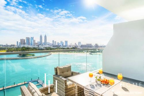 LUX - Opulent Island Suite Burj Khalifa View 1
