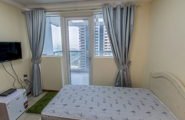 Medium Room With Balcony For Rent in Dubai Marina For One Man