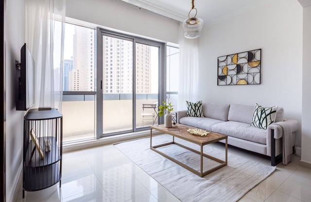 Modern 1BR Apartment in Heart of Dubai Marina