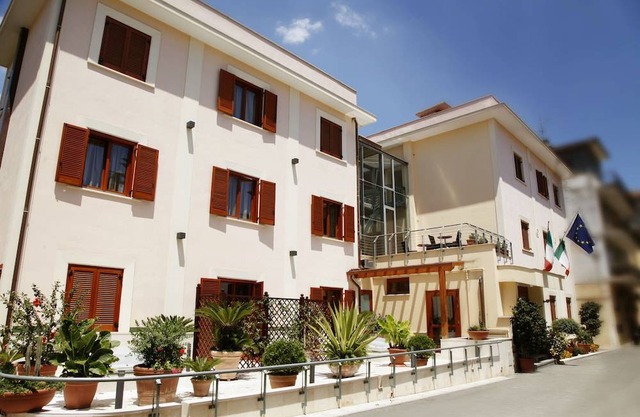 Motel