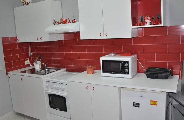 NAPLES CENTER APARTMENT