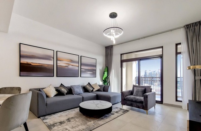 Primestay- Luxury 1BR near Burj Al Arab and Souk Madinat