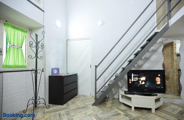 Santa Chiara Apartment