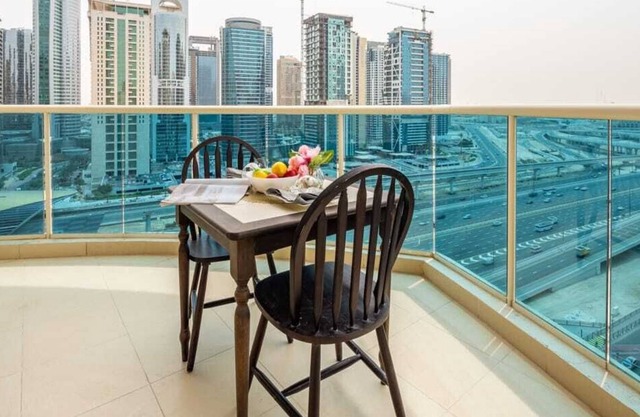 Serene Studio in Dubai Marina!