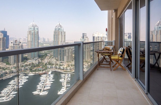 Spacious 3BR with Magnificent Marina Views