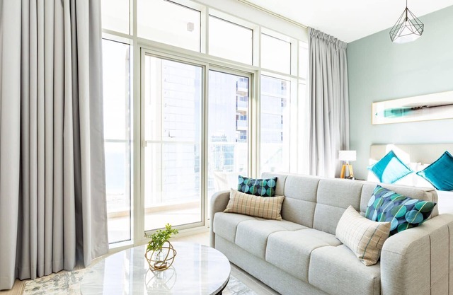 Spacious Studio in Dubai Marina with Marina Views