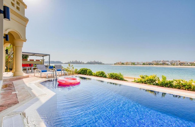 Stella Stays Fabulous 4 BDR Palm Villa Beach Private Pool