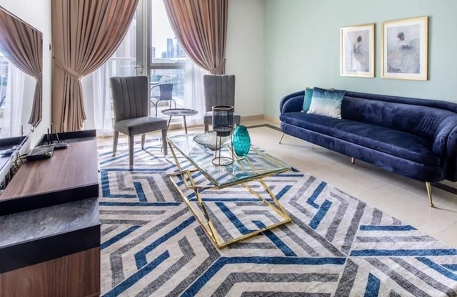 Stylish and Luxurious 2BR With Study in Downtown!