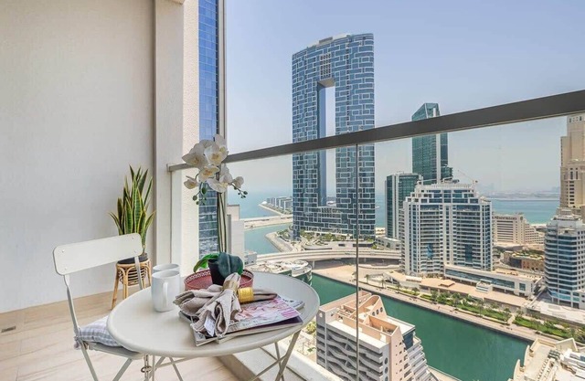 Stylish Studio with Marina & Sea Views!