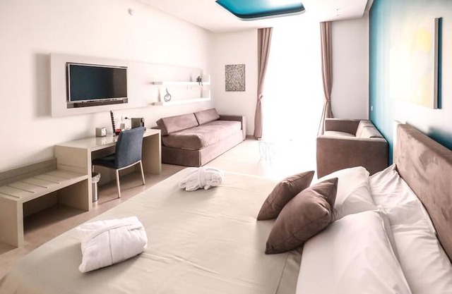 Toledo 16 Luxury Suites