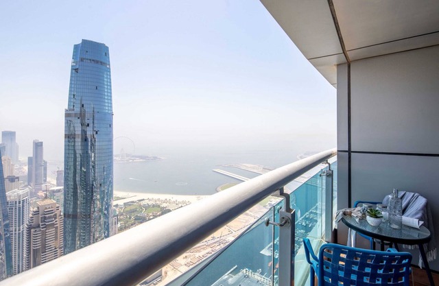 Vibrant 1BR with Amazing Views From 77th Floor!