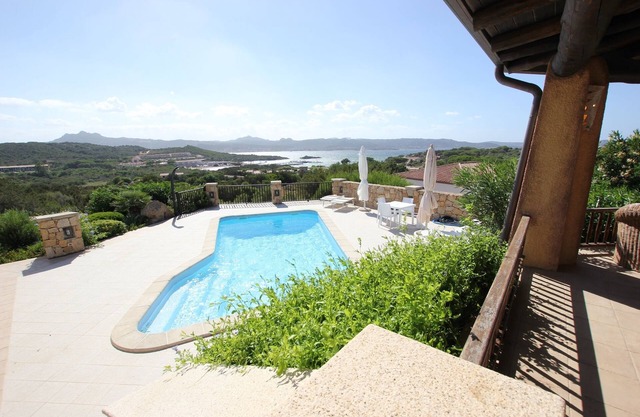 Villa Close to the Beach with Stunning Sea View, Garden and Terrace